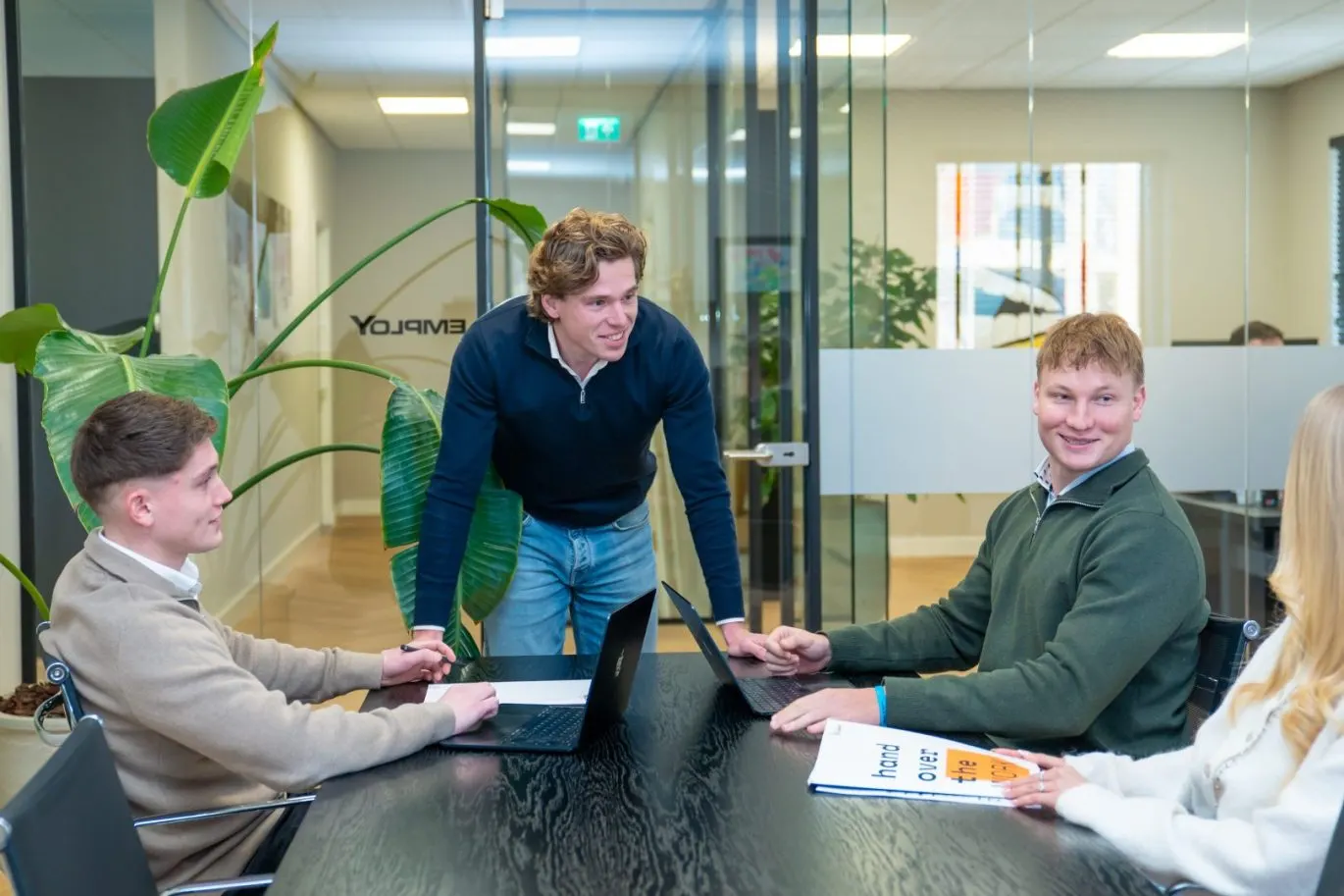 Technisch team in overleg