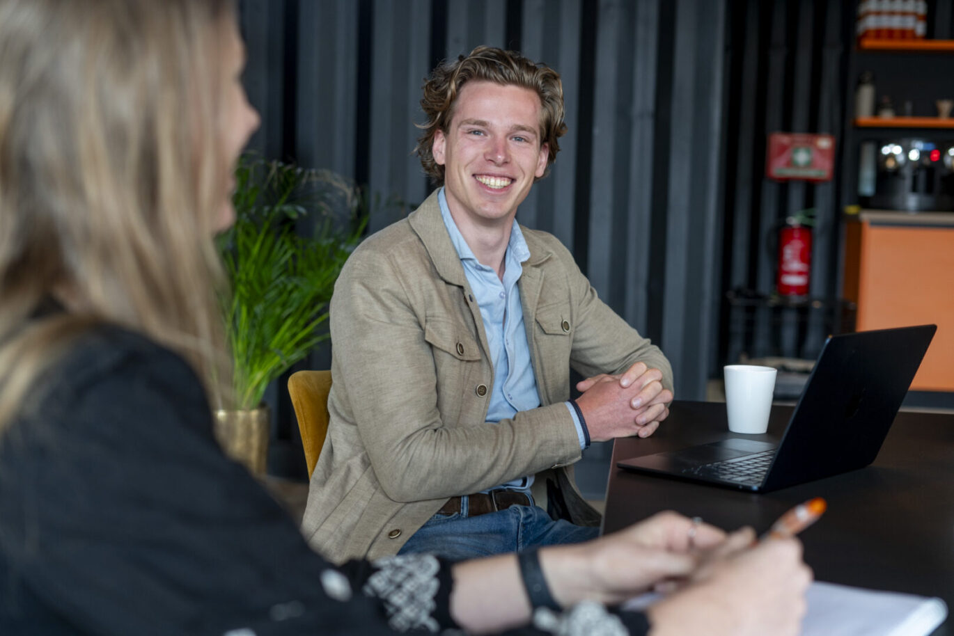 Technisch professional aan het werk